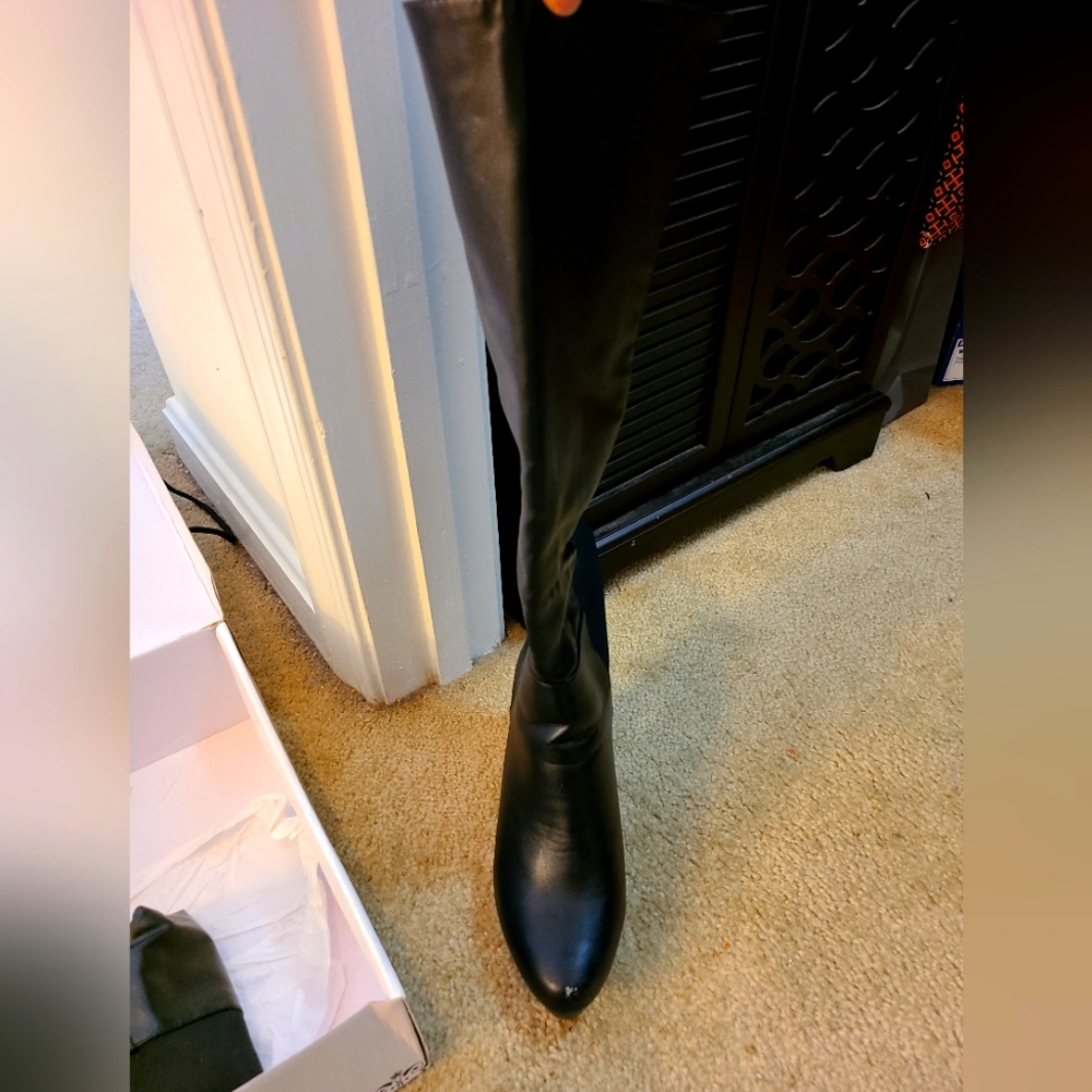 Heel Boot - Picture 3 of 4